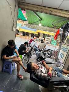 Cần sang gấp tiệm tóc nam giá rẻ
