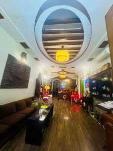 ĐI NƯỚC NGOÀI KHÔNG NGƯỜI QUẢN LÝ SANG, 
