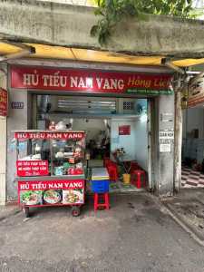 do không có người phụ 1 mình làm không nỗi nên cần sang quán hủ tiếu nam vang