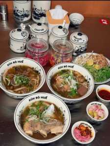 SANG NHƯỢNG QUÁN BÚN BÒ.....