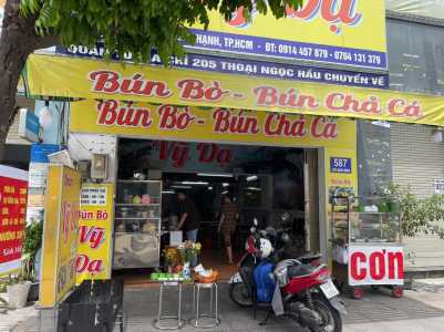 Không có người quản lý nên hạ giá sang nhanh quán Bún bò & Cơm