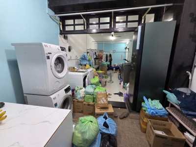 Cần sang nhượng tiệm giặt ủi khu vực Phường Tân Thuận Đông Q7 TPHCM.     