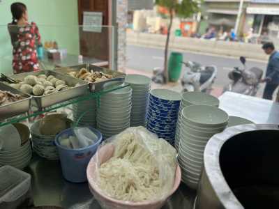 cần Sang Nhượng lại 1 chi nhánh  Quán đang kinh doanh Phở- Bún Bò Lý Quốc Sư 