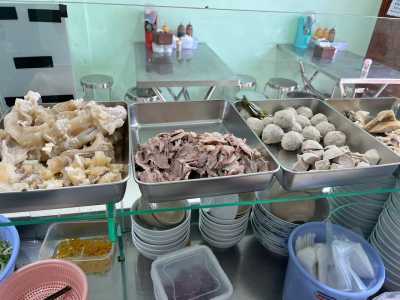 cần Sang Nhượng lại 1 chi nhánh  Quán đang kinh doanh Phở- Bún Bò Lý Quốc Sư 