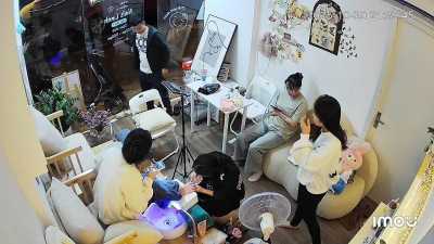 mình cần sang nhượng gấp spa chuyên nail - gội đầu 