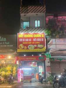 sang quán cơm  bún chảo đường đồng đúc 