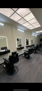 sang tiệm tóc nam đang hoạt động 1