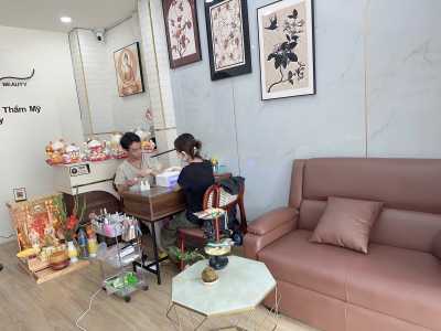 Sang tiệm phun xăm. Nail. Gội