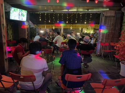 Sang nhanh tiệm café náo nhiệt tại Tân Bình, Thành phố Hồ Chí Minh