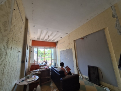 Cần cho thuê nhà riêng đường Nguyễn Đình Hoàn: DT40m2x 5 tầng, ô tô đỗ cửa