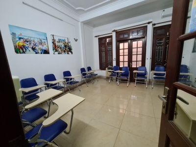 Cho thuê nhà nguyên căn phố Phạm Tuấn Tài: DTSD325m2, MT5m, giá 35tr