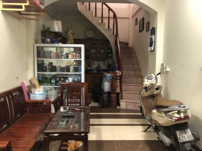 Cho thuê nhà phố Phùng Chí Kiên- Cầu Giấy: DTSD150m2, full đồ, 11tr