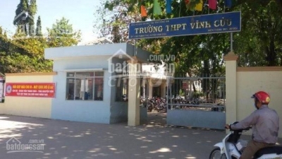 Sang quán trà sữa , mỳ cay