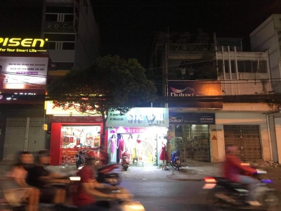 Sang shop thời trang nữ mặt tiền 441 CMT8, Q10