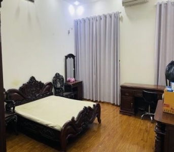 Cho thuê nhà riêng phố Phùng Chí Kiên: DTSD120m2, full đồ nội thất, 10tr 