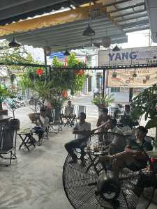 cần sang quán cafe sân vườn rộng