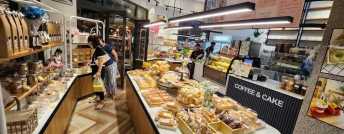 sang nhượng tiệm bánh & cafe  lượng khách sẵn sàng, trang thiết bị bếp bánh 