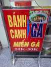 cần sang quán cà phê và ăn sáng miến gà bánh canh tại chợ phú lợi phường phú