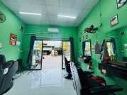 Có 2 tiệm không có thợ nên sang Tiệm tóc nam đối diện chợ Thái hòa 