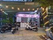 Do có việc nên mình sang gấp quán cafe cóc